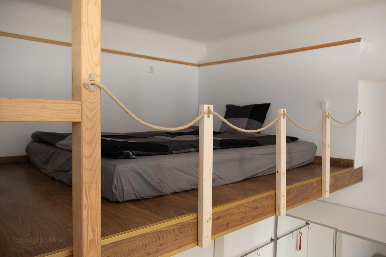 Ferienwohnung Gemuetliches Studio Mit Hochbett Im Herzen Von Graz Exterior foto