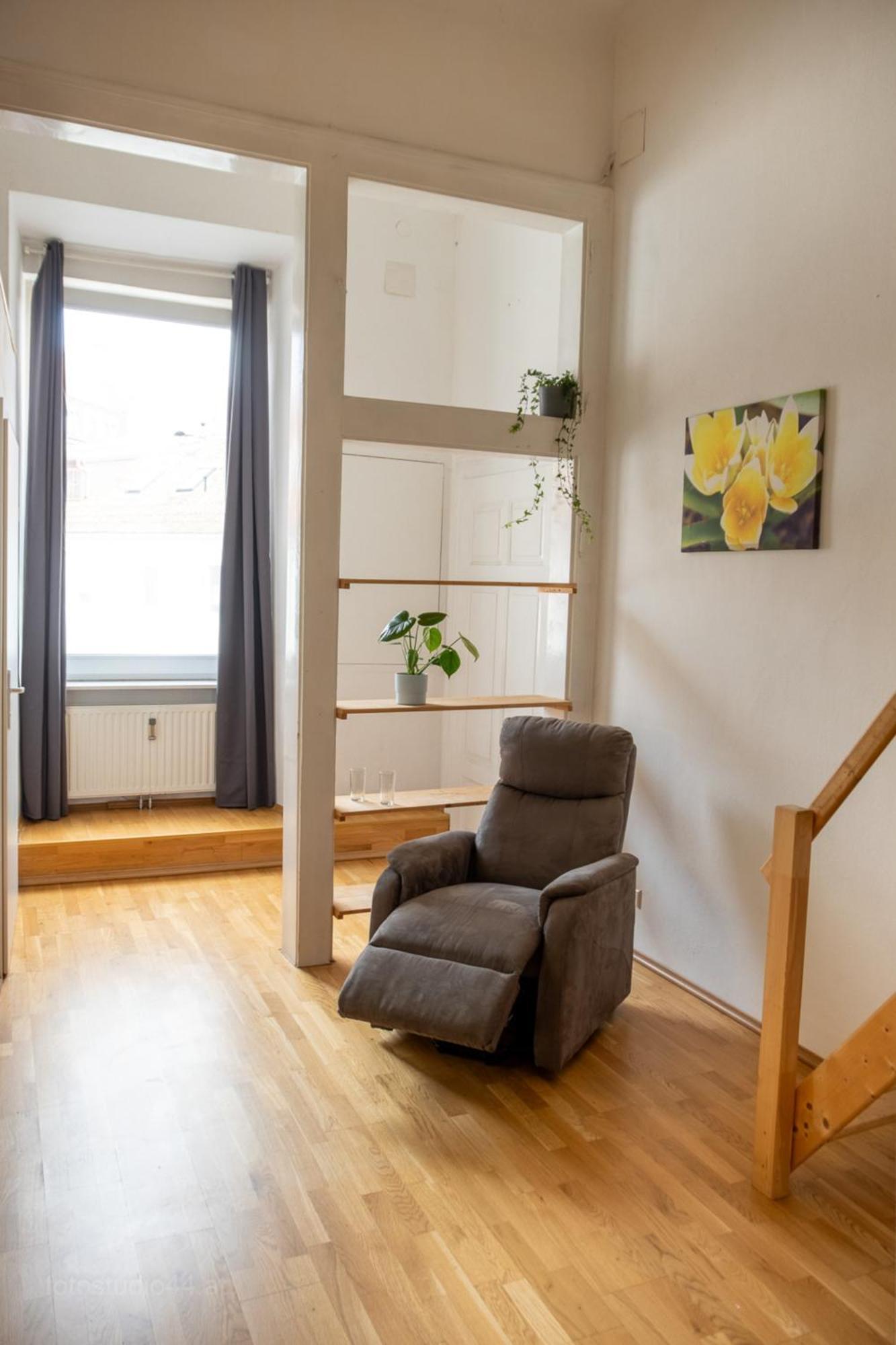 Ferienwohnung Gemuetliches Studio Mit Hochbett Im Herzen Von Graz Exterior foto