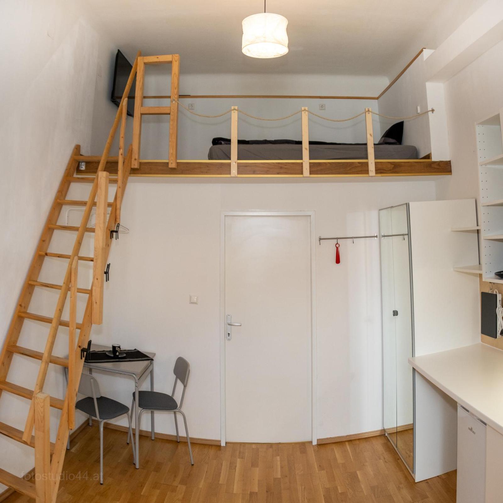 Ferienwohnung Gemuetliches Studio Mit Hochbett Im Herzen Von Graz Exterior foto